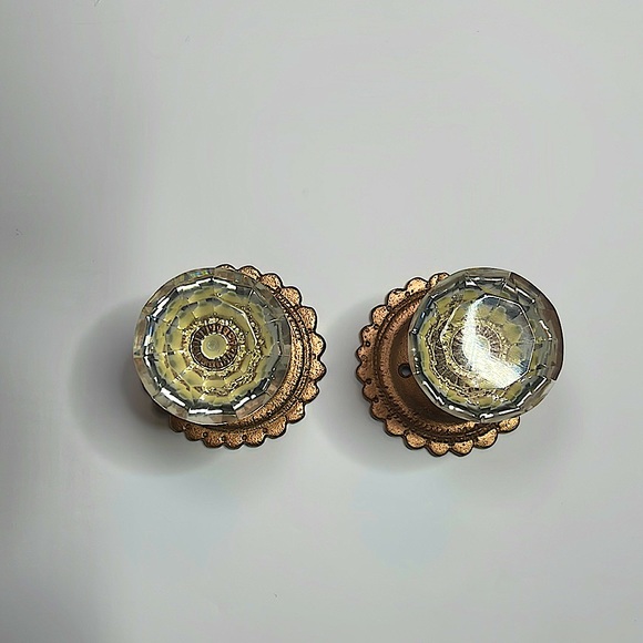 UO Antique Crystal & Brass Doorknob Curtain Tie-back Hooks (set of 2) - Picture 4 of 5